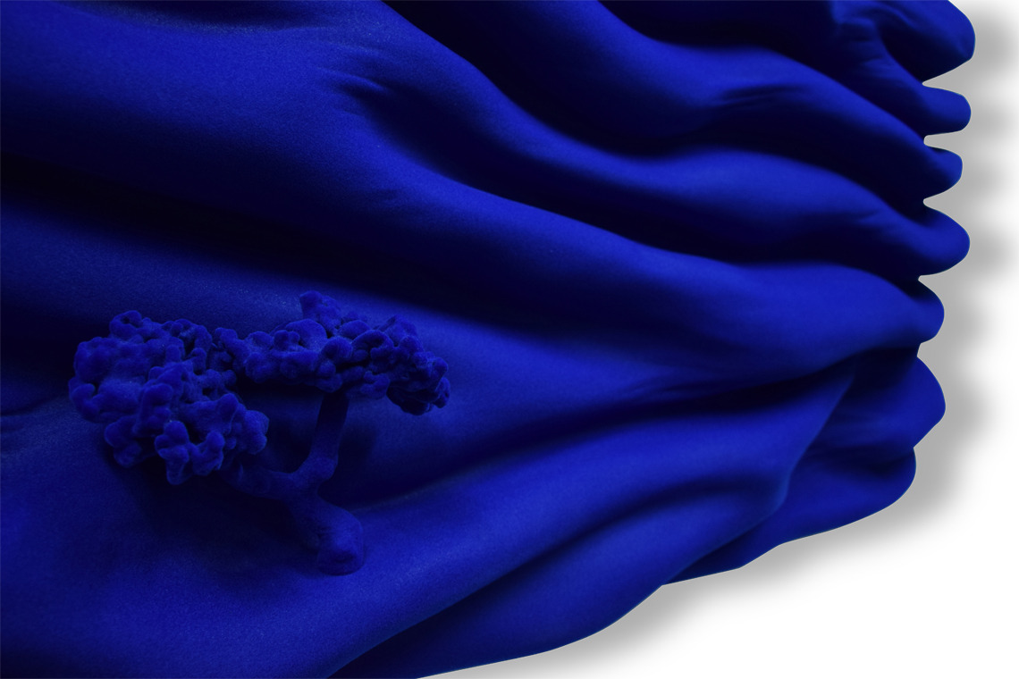 bleu bleu klein feutre monochrome matière vague oeuvre art did moreres artiste