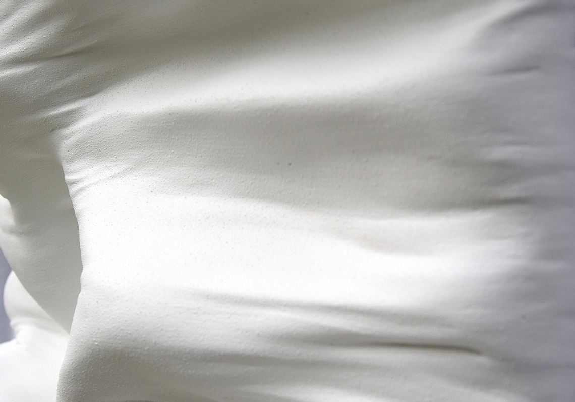 sculpture blanc poudré pigment monochrome par Did Morères 